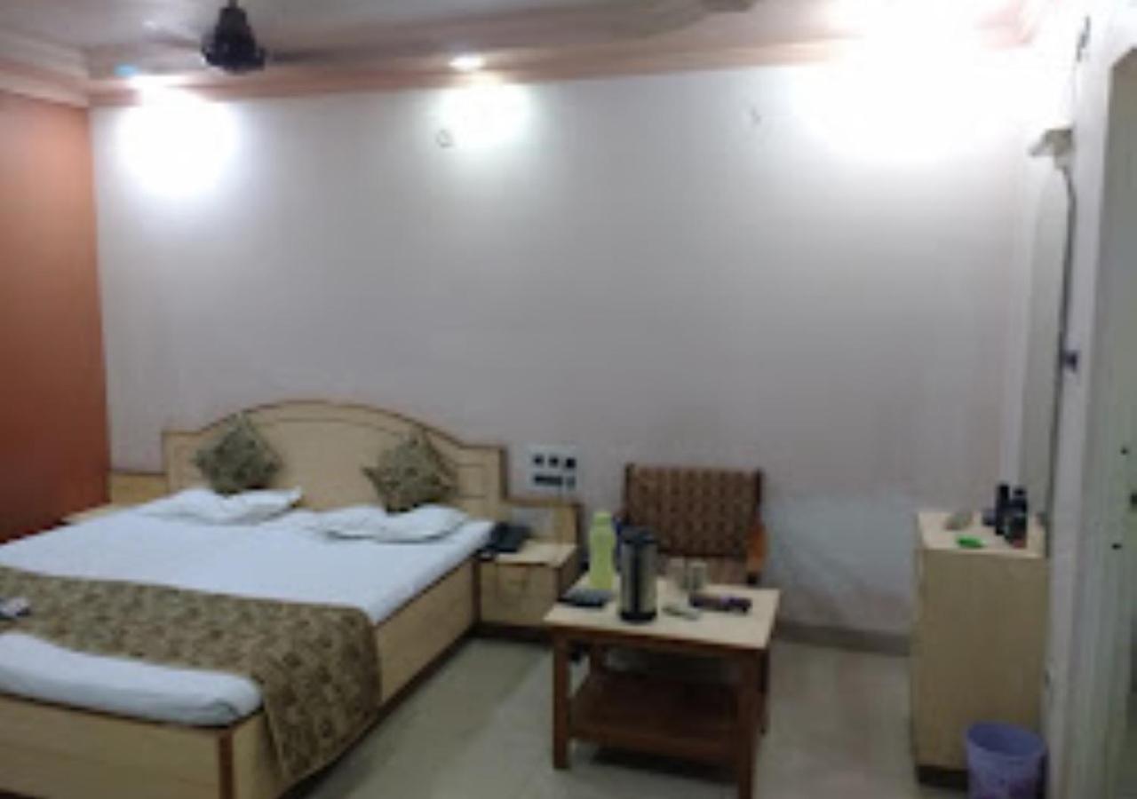 Hotel Mayur Restaurant Chandrapur Exterior foto